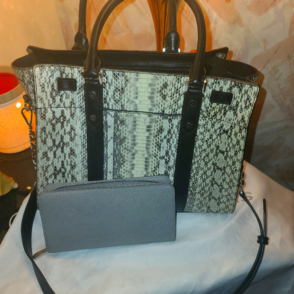 Authentic MK Hamilition python purse set - Picture 3 of 3